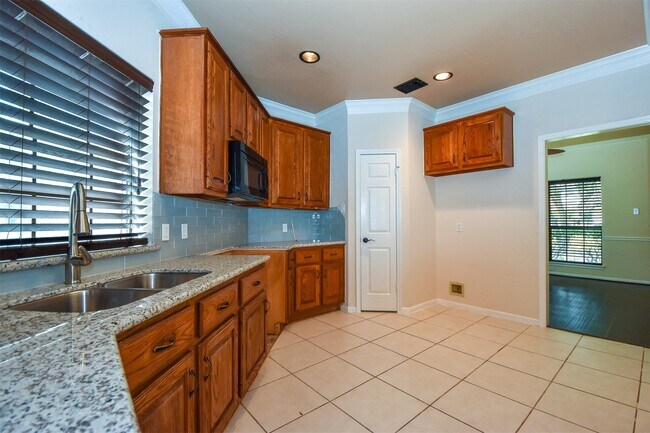 Building Photo - 314 Spencers Glen Dr