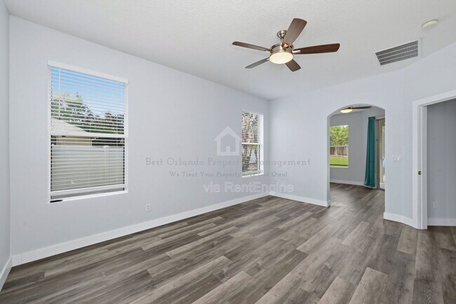 Building Photo - 15601 Grays Harbor Way