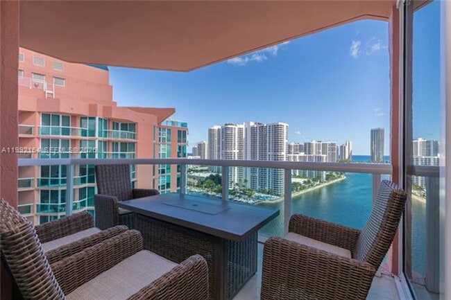 Building Photo - 3370 NE 190th St