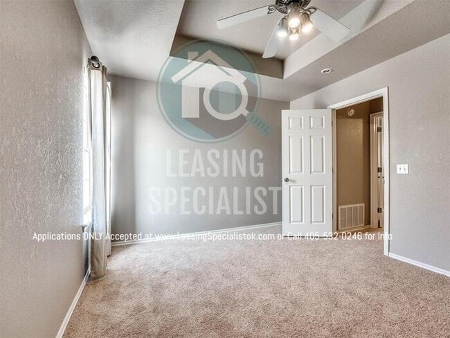 Building Photo - Stunning West Norman 3 Bed 2 Bath Townhome!