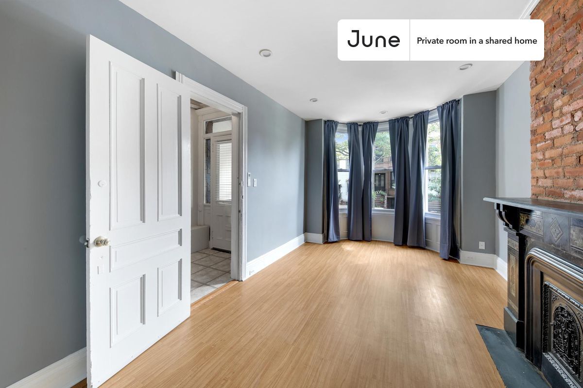 Building Photo - Room in Shared 5 bed/2 bath home
