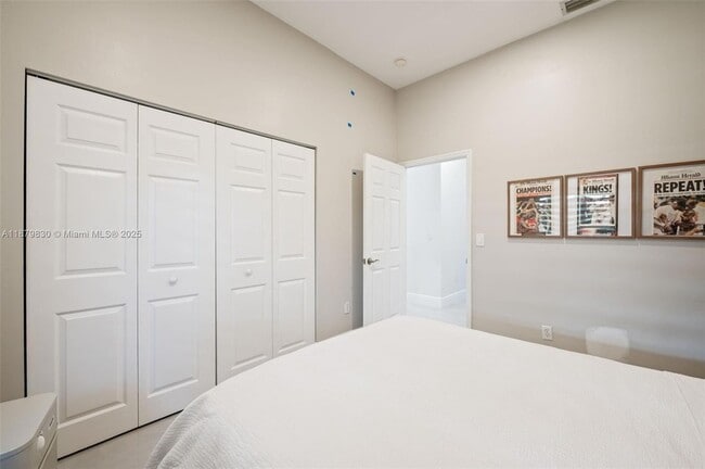 Building Photo - 3103 SW 140th Ave