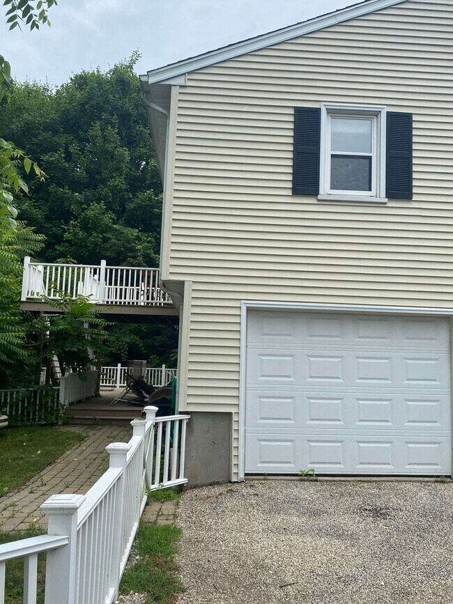 Building Photo - 161 Sleeping Giant Dr