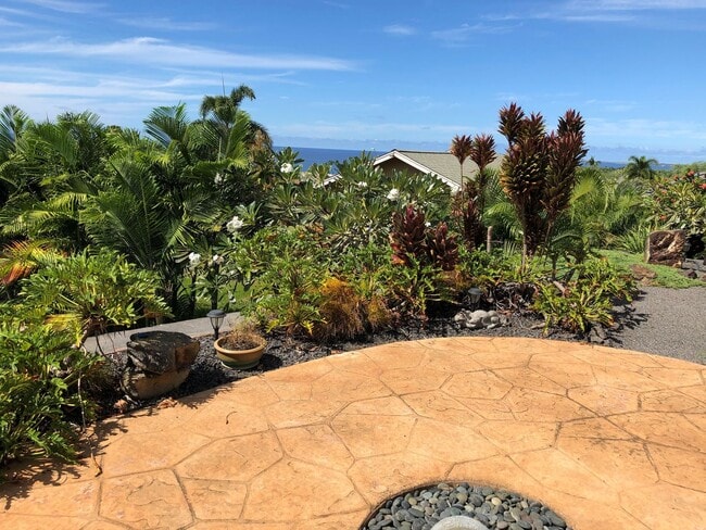 Building Photo - UNFURNISHED 3/2 PRIVATE HOME WITH OCEAN VIEW! AVAILABLE NOW!
