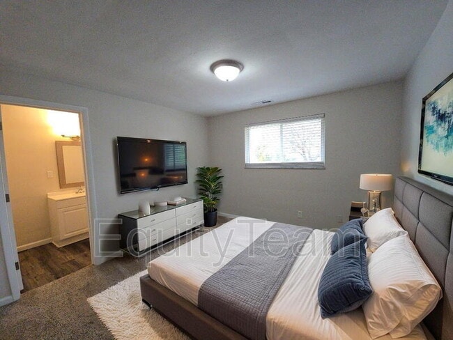 Building Photo - 202 N 10th St