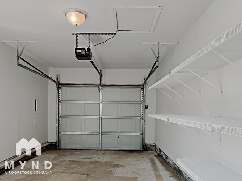 Building Photo - 5967 Shane Cir