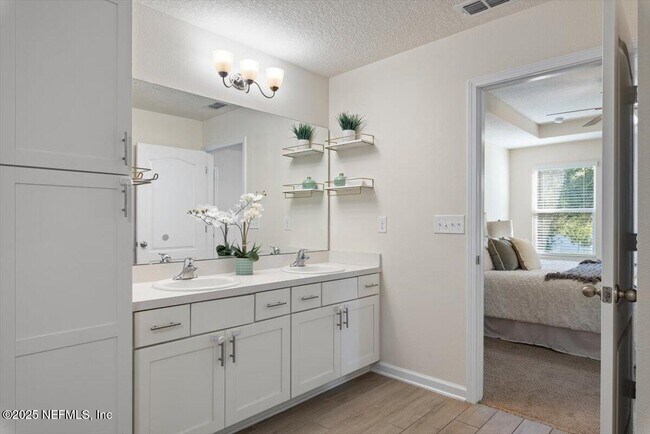 Building Photo - 88 N Hamilton Springs Rd