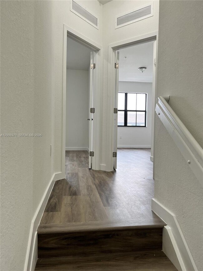 Building Photo - 15540 SW 136th St