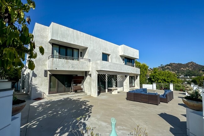 Building Photo - 11470 Dona Evita Dr