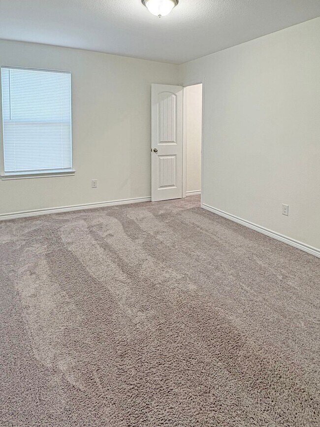 Building Photo - Contemporary Living in Seguin – Over 2,400 Sq Ft of Comfort