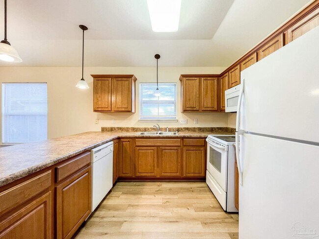 Building Photo - 5853 Bilek Dr