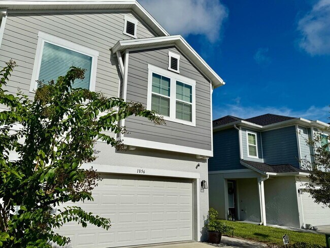 Building Photo - Spacious 4-Bedroom Corner Townhome with Loft & Lake Views in Ocoee