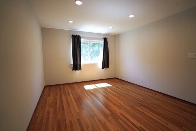 Building Photo - Beautiful Updated San Jose Home!