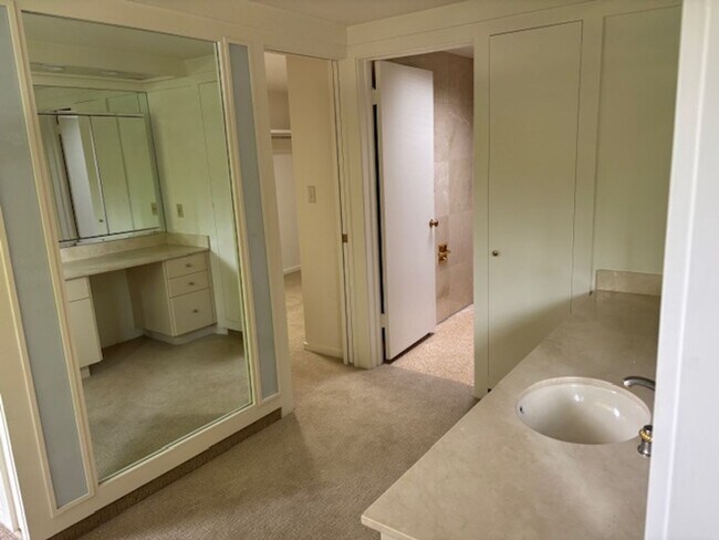Building Photo - Beautiful Unique Home in the Oakland Hills