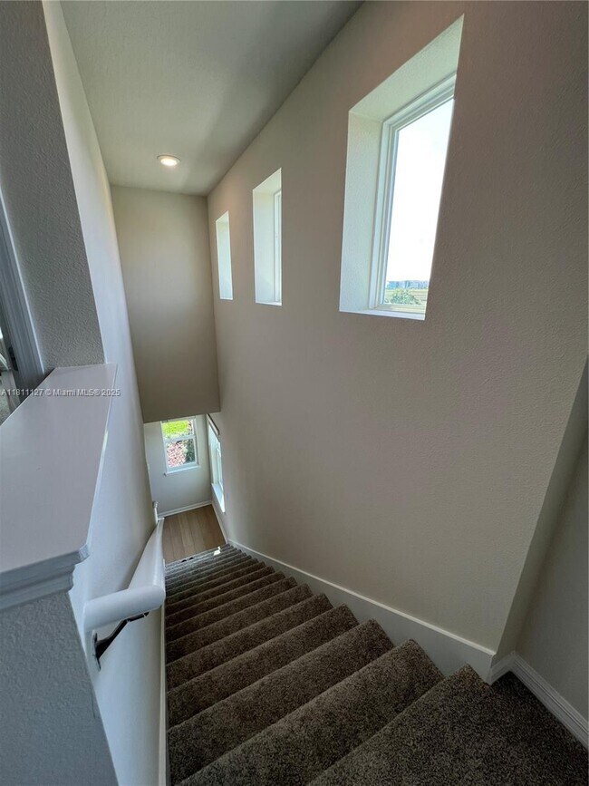 Building Photo - 16414 Grey Pne Dr