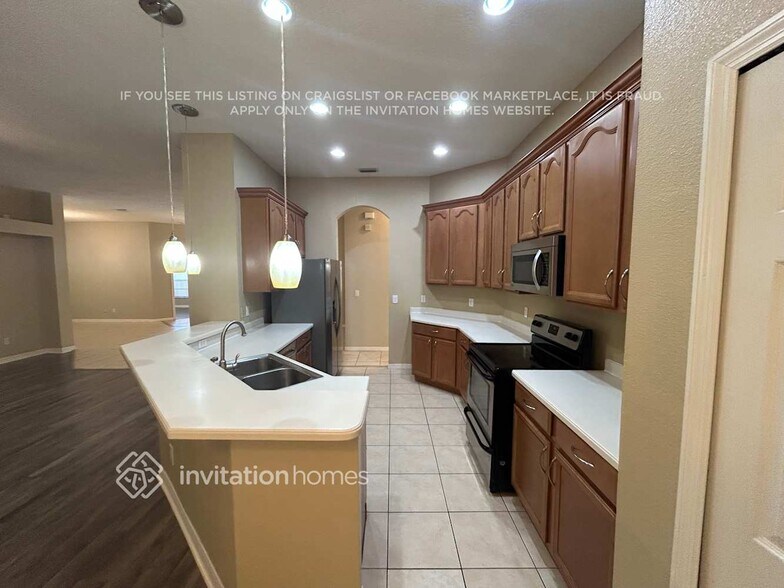 Building Photo - 1922 Raven Manor Dr