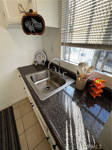 Building Photo - 4522 Normandie Ave