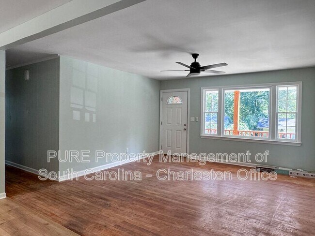 Building Photo - 2640 Orchid Ave