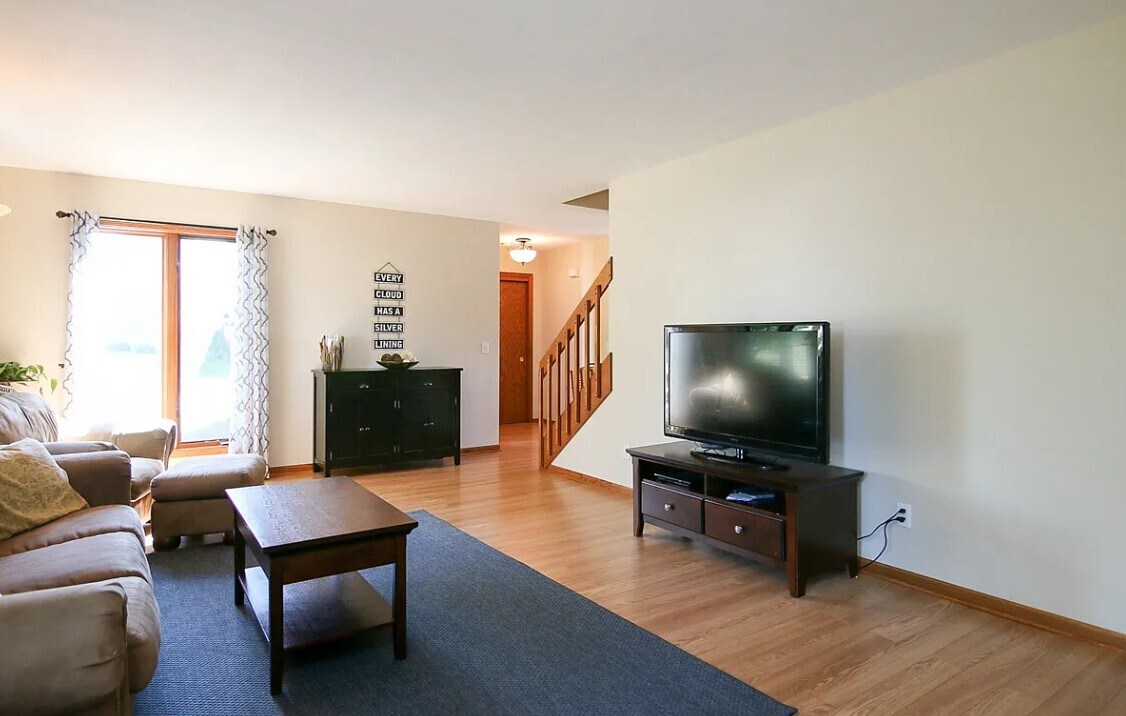 Building Photo - 6301 Hartford Dr