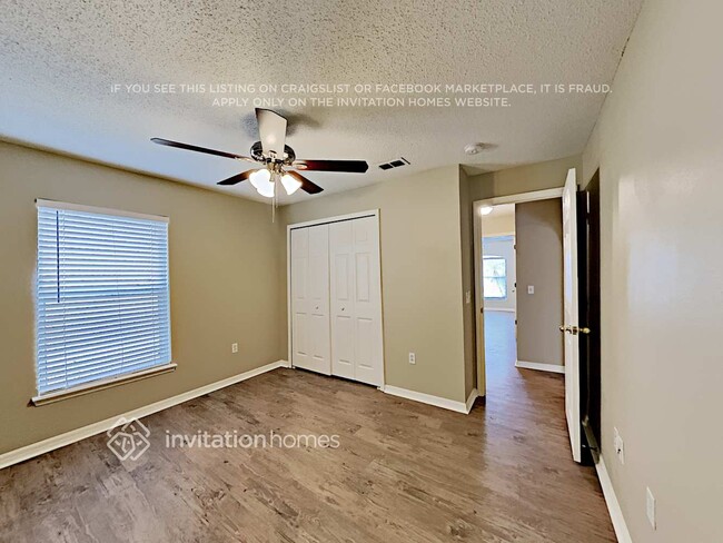 Building Photo - 30618 Double Dr