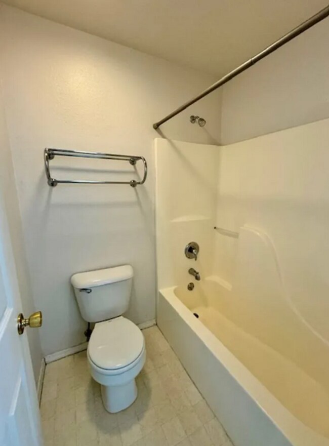 Building Photo - 2962 W Villard St