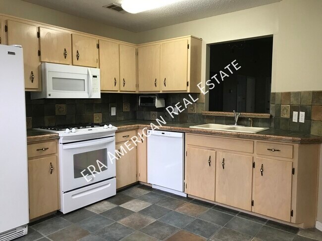 Building Photo - 205 Esmond Ct