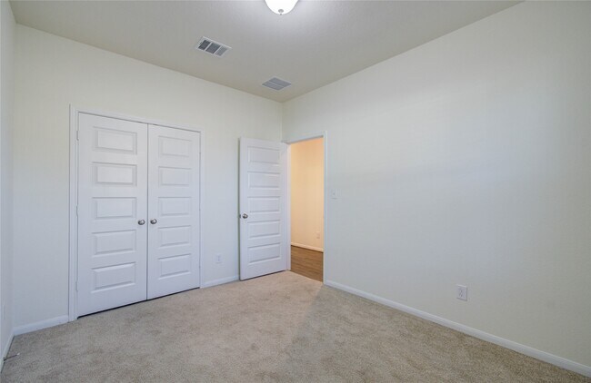 Building Photo - 8426 Beacon Bay Cir