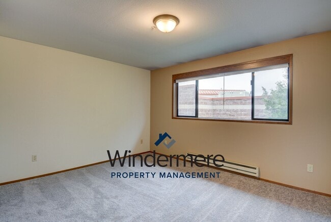 Building Photo - 1235 SE 4th Ave