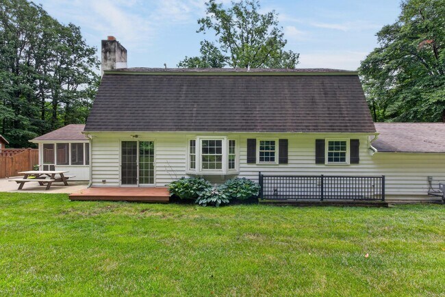 Building Photo - 2337 Laurel Top Cir
