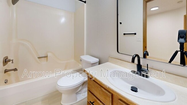 Building Photo - 2141 Xavier St