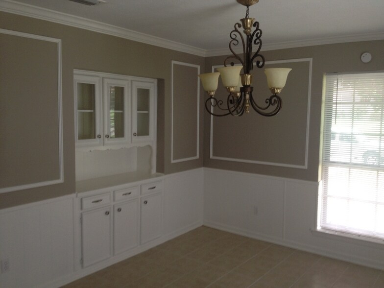 Building Photo - 2315 Warm Springs Rd