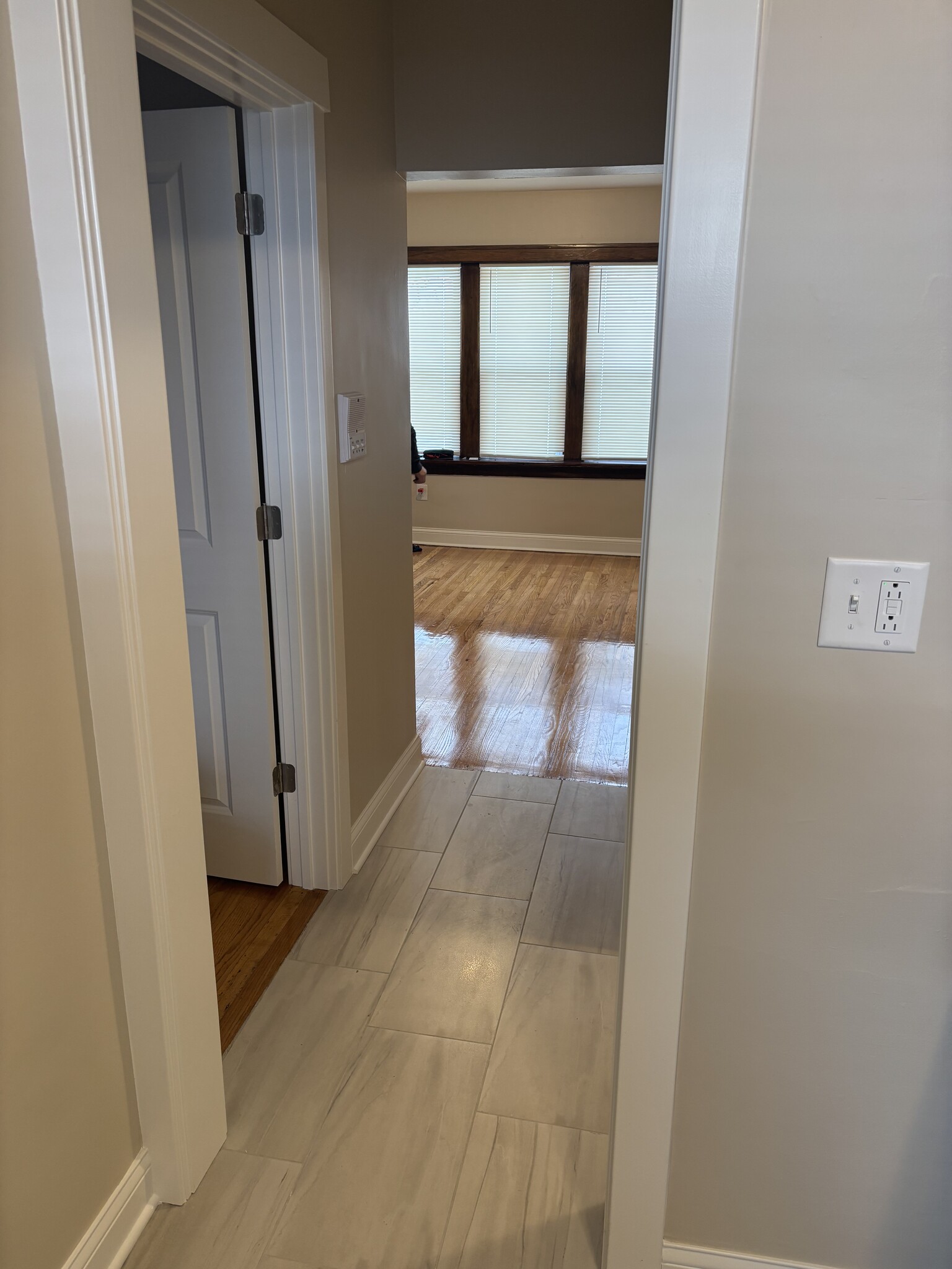 Building Photo - 6200-6202 S Whipple St