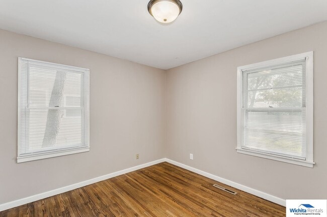 Building Photo - 3 bedroom 1 bath home