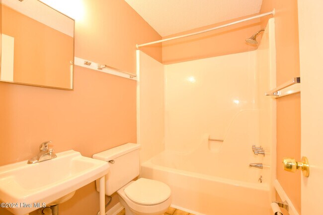 Building Photo - 1621 Halltown Rd