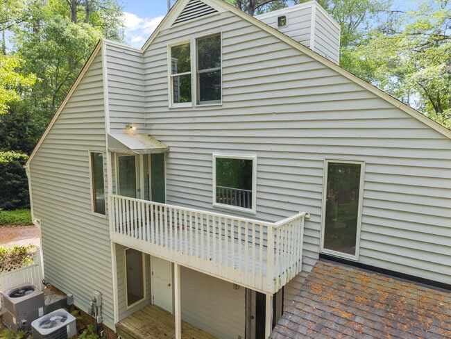 Building Photo - 709 Orchard Ln