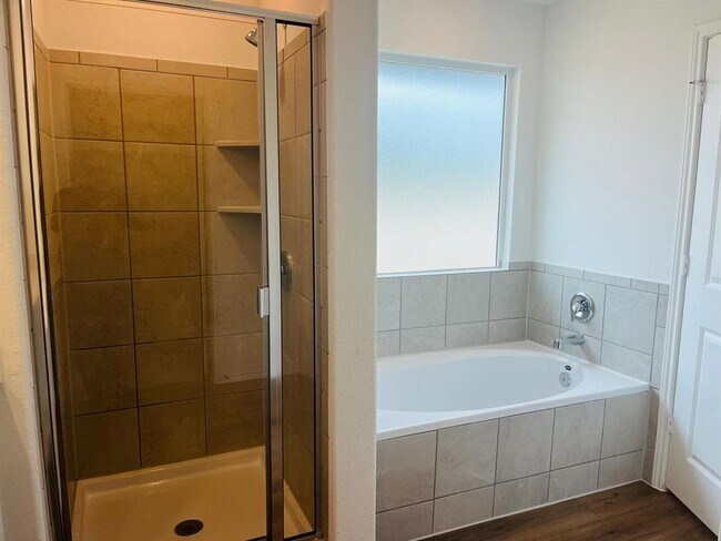 Building Photo - 1405 Marley