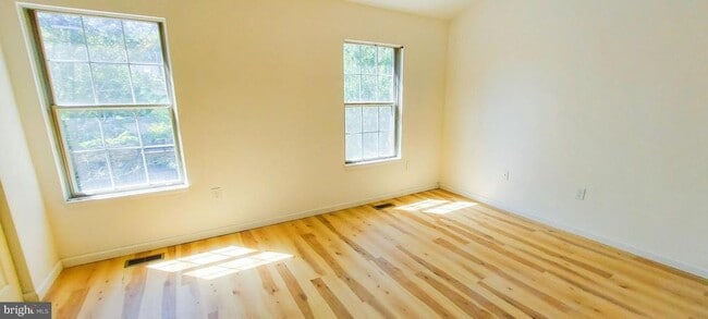 Building Photo - 14303 Beaker Ct