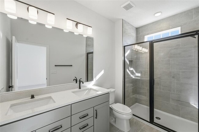 Building Photo - 15058 Grv Lk Dr