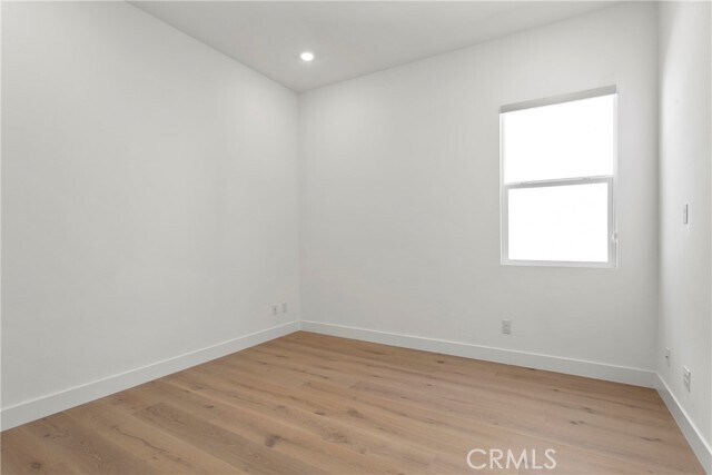 Building Photo - 612 Chinon