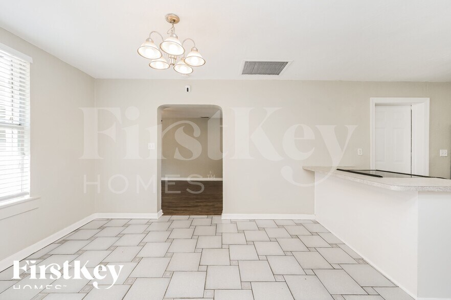 Building Photo - 7309 N Dartmouth Ave