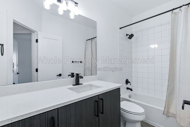 Building Photo - 6619 Mariposa Ct