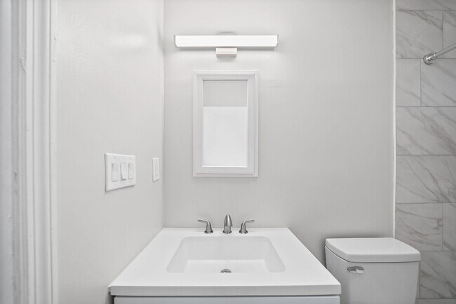 Building Photo - 135 Tandy Dr