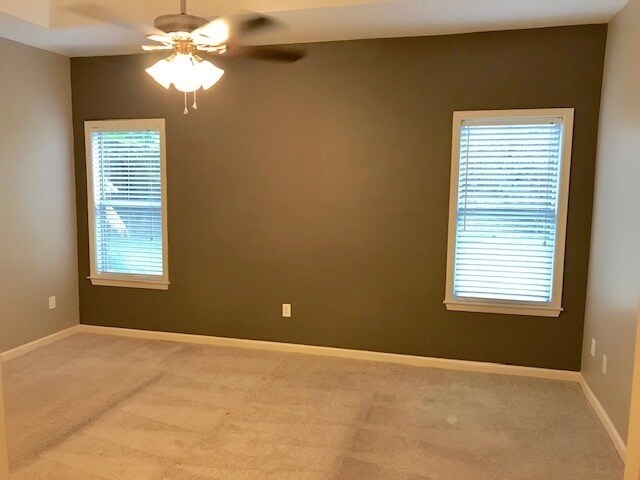 Building Photo - Fantastic Home In A Great Location! Spacio...