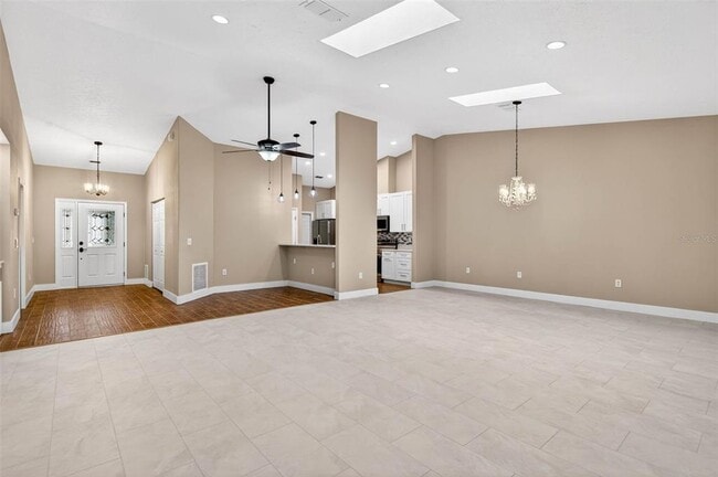 Building Photo - 6535 Brentwood Dr.