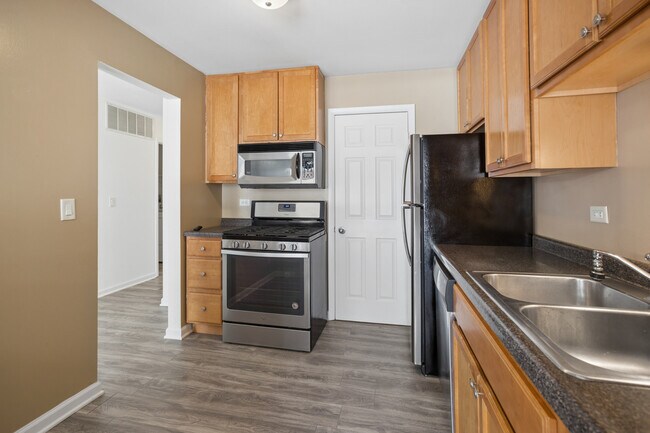 Building Photo - 402 Sandalwood Ln