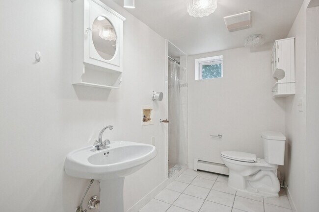 Building Photo - 34 Lewis Dr