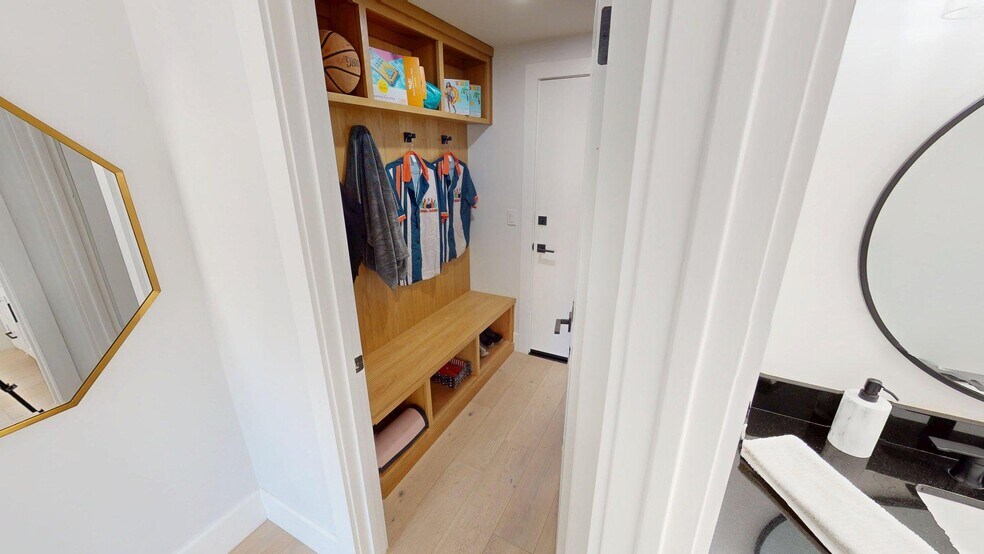 Building Photo - 880 Cayo Grande Ct