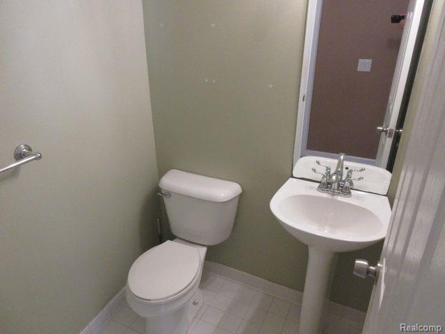 Building Photo - 3061 Talon Cir