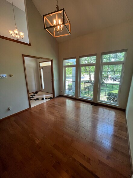 Building Photo - 7960 Compton Ct