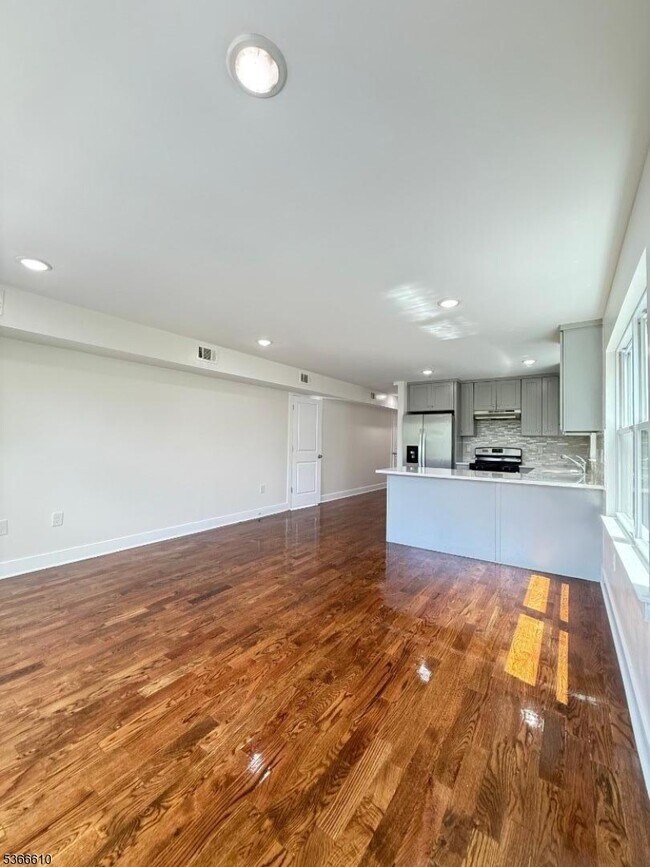 Building Photo - 478 S 16th St
